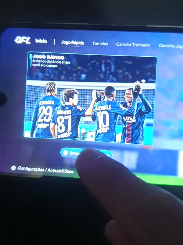 Menu do jogo com Jogo Rápido, Torneios e Carreira